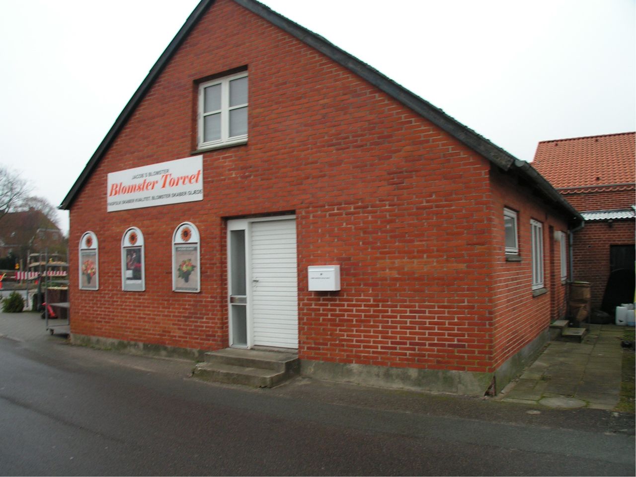 image 03